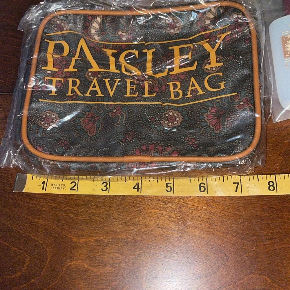 Avon Paisley Collection PVC Makeup Travel Bag with 2 oz. TSA Travel Bottles
